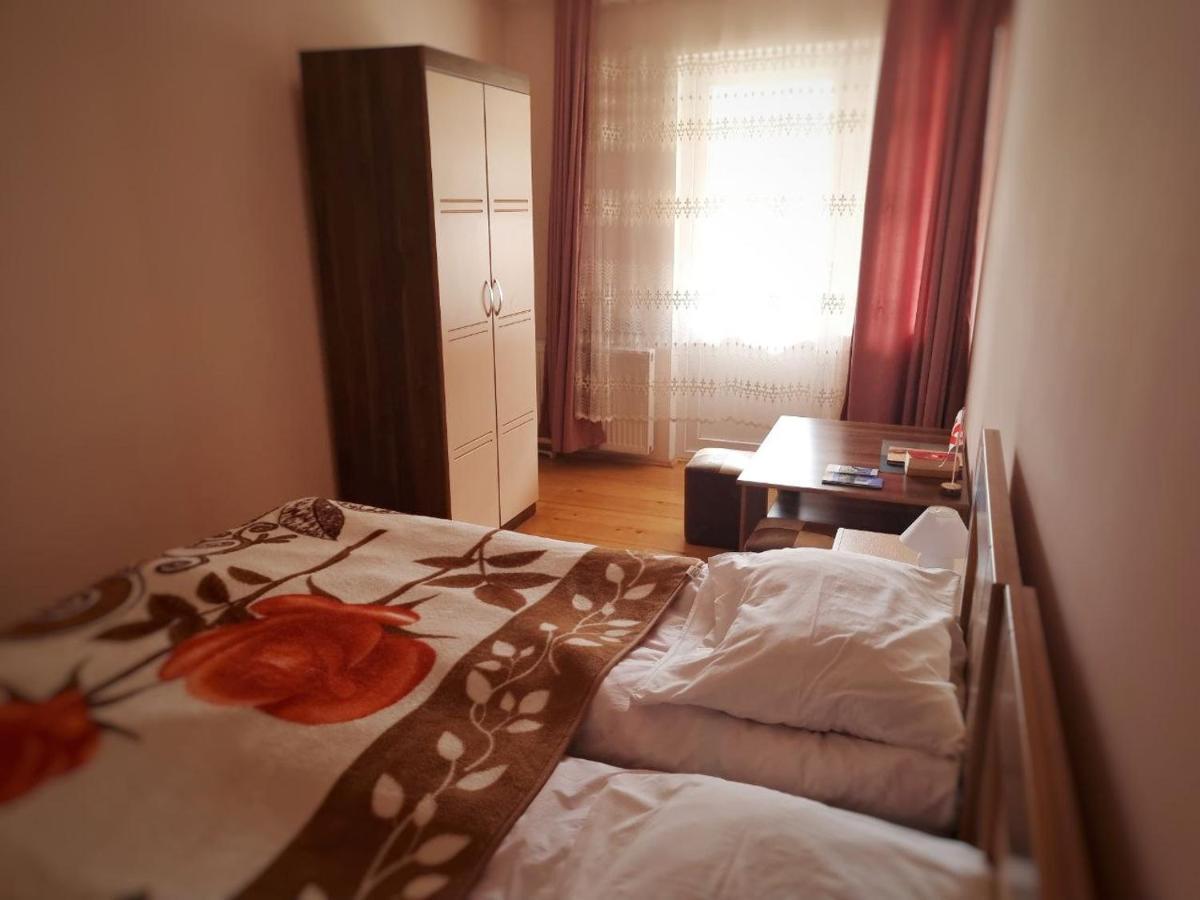 メスティア Girgola Bed & Breakfast エクステリア 写真